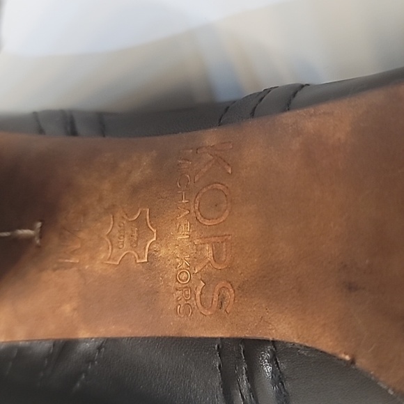 Rare! Michael KORS tall black leatherpull-on (wood block heal) boots. - Picture 4 of 7